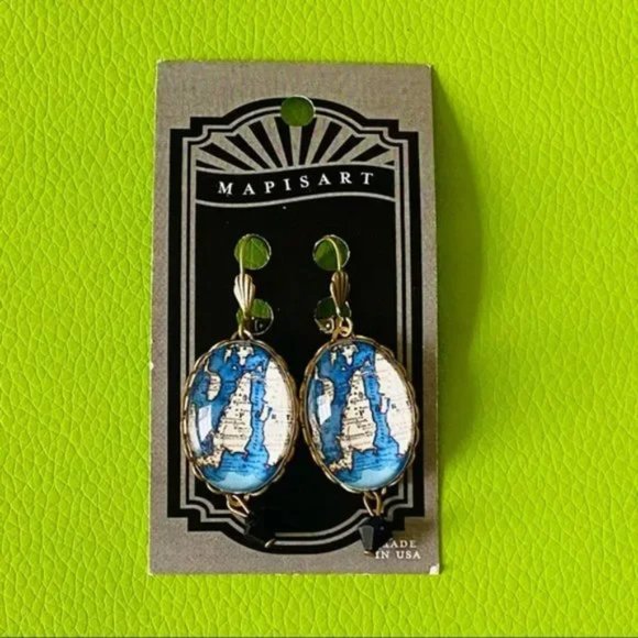 NEW without TAGS drop earrings with map of Newport, RI - Picture 1 of 8